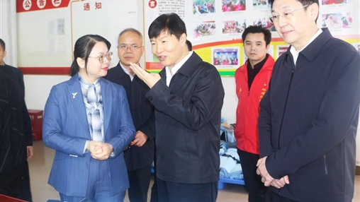 廣西壯族自治區(qū)黨委委員、常委、副書記劉小明蒞臨百裕集團(tuán)環(huán)江車間調(diào)研