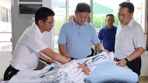 梧州市市委常委、統(tǒng)戰(zhàn)部部長何世恰蒞臨百裕集團(tuán)調(diào)研指導(dǎo)