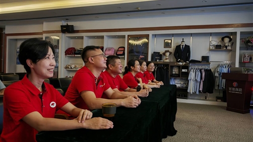 共鑄民族魂 同筑強(qiáng)國夢|百裕集團(tuán)組織觀看九三閱兵儀式